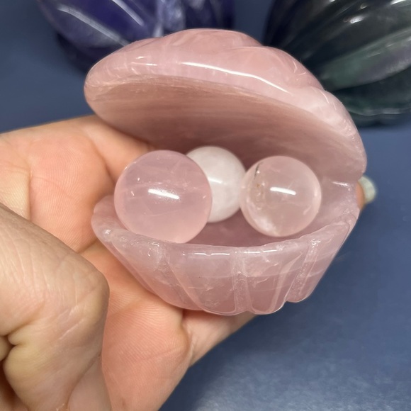 Fluorite Clamshell Carving - Picture 5 of 7